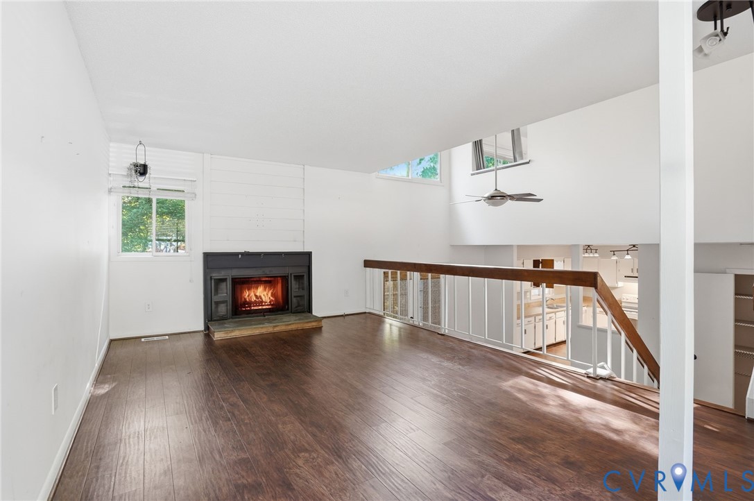 1707 Foxfire Cir
