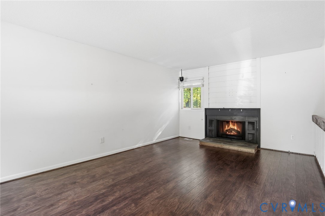 1707 Foxfire Cir
