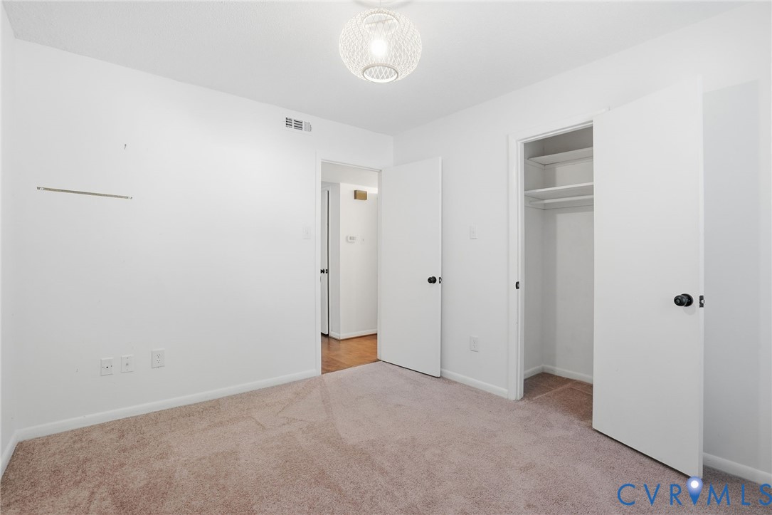 1707 Foxfire Cir