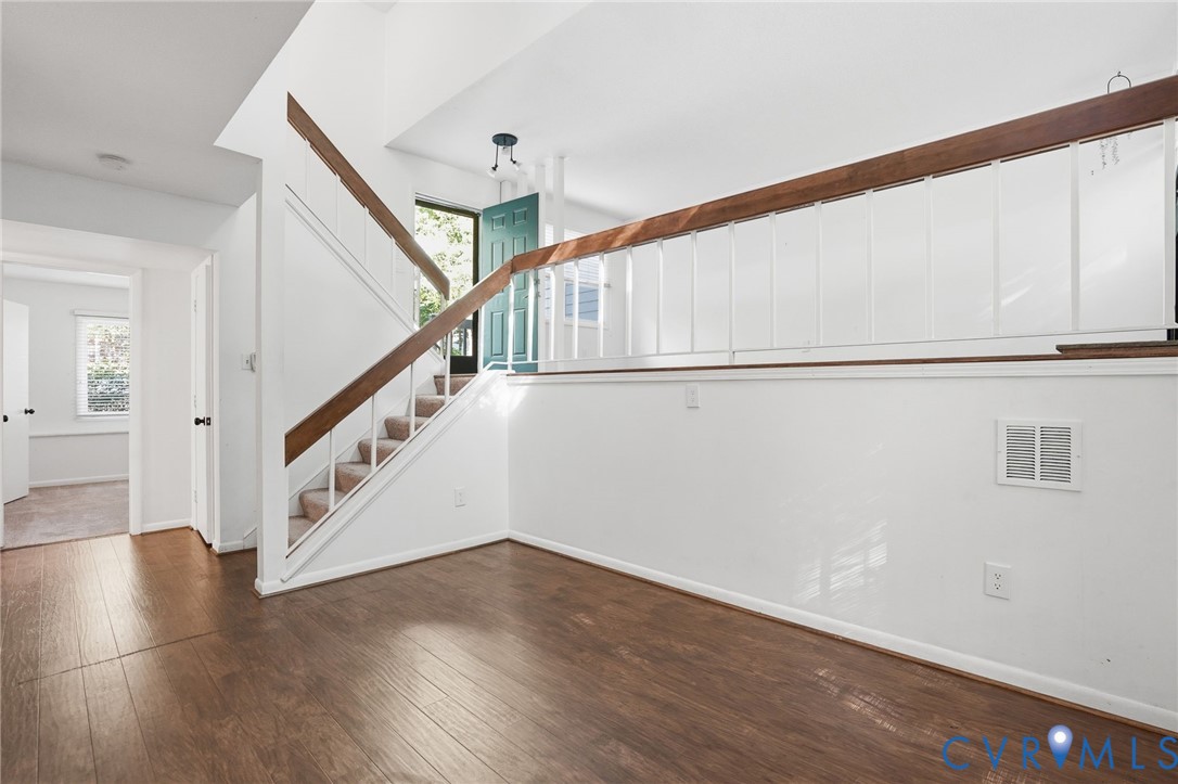 1707 Foxfire Cir