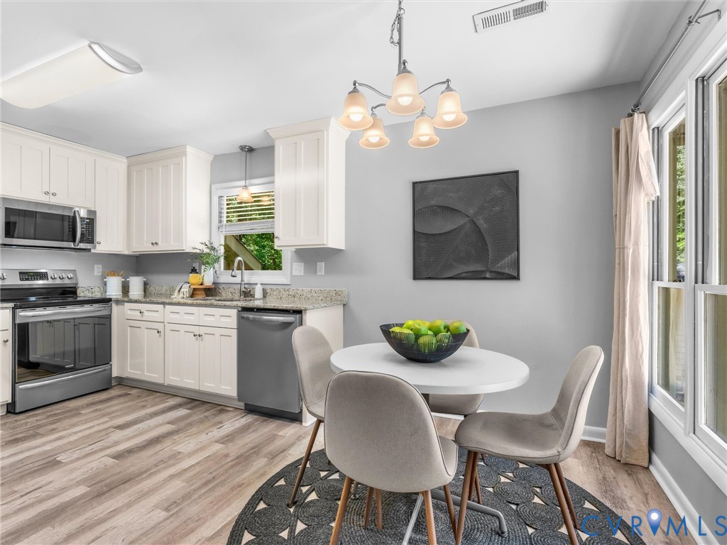14115 Liberty Oaks Cir