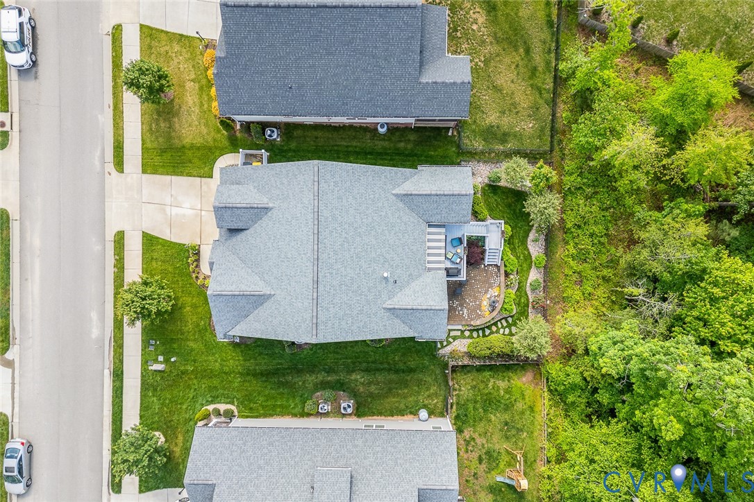 16819 Laurel Park Dr
