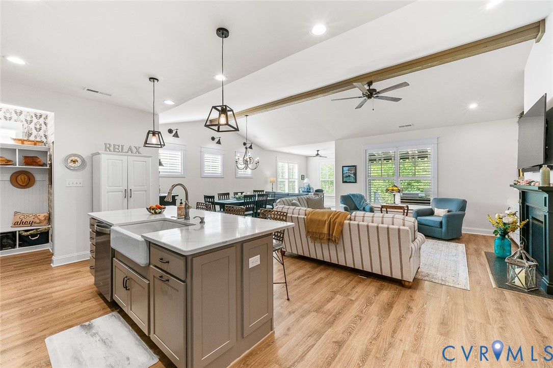 16819 Laurel Park Dr