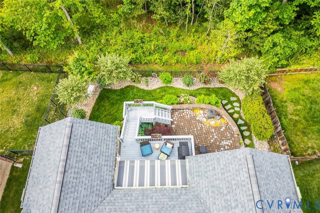 16819 Laurel Park Dr