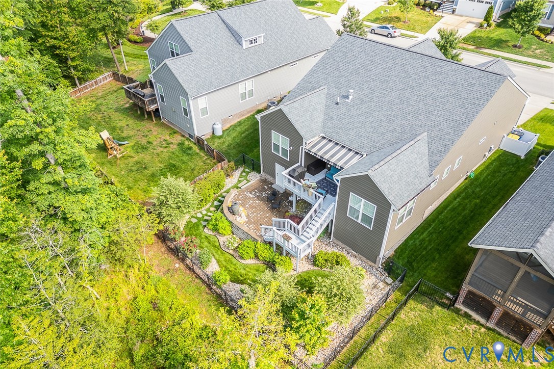 16819 Laurel Park Dr