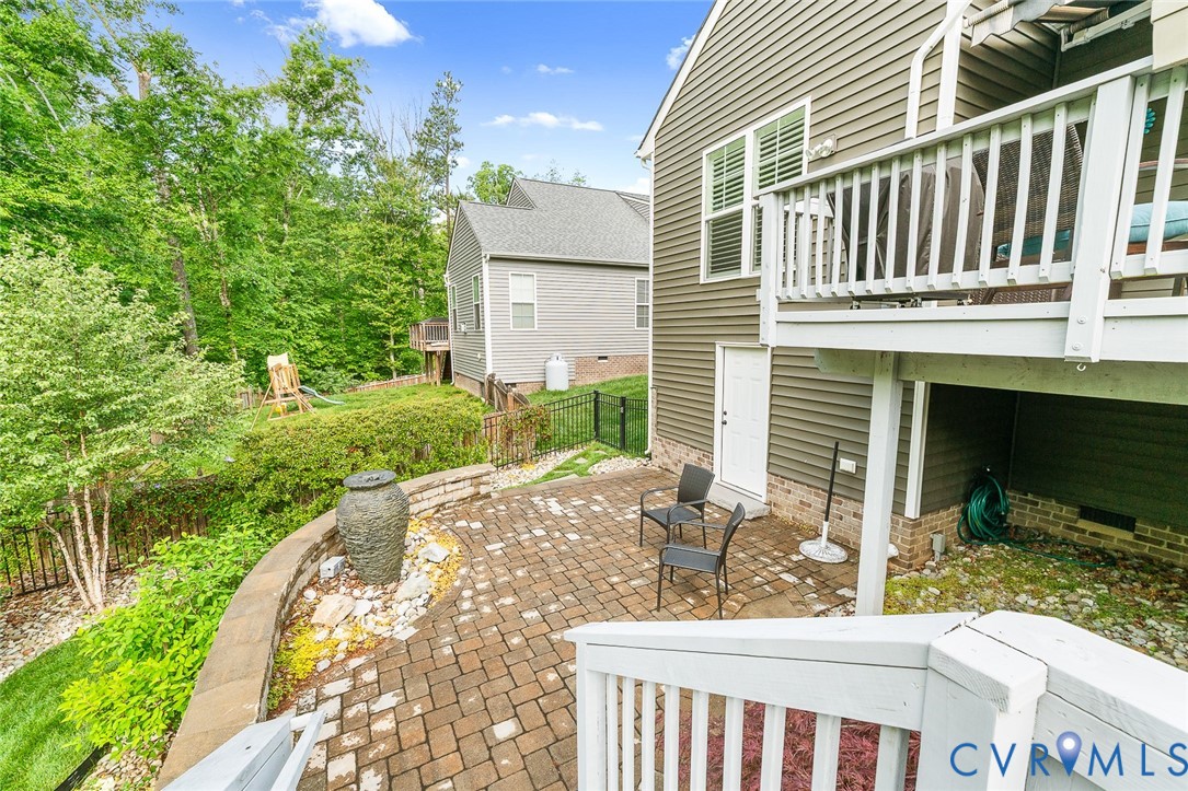 16819 Laurel Park Dr