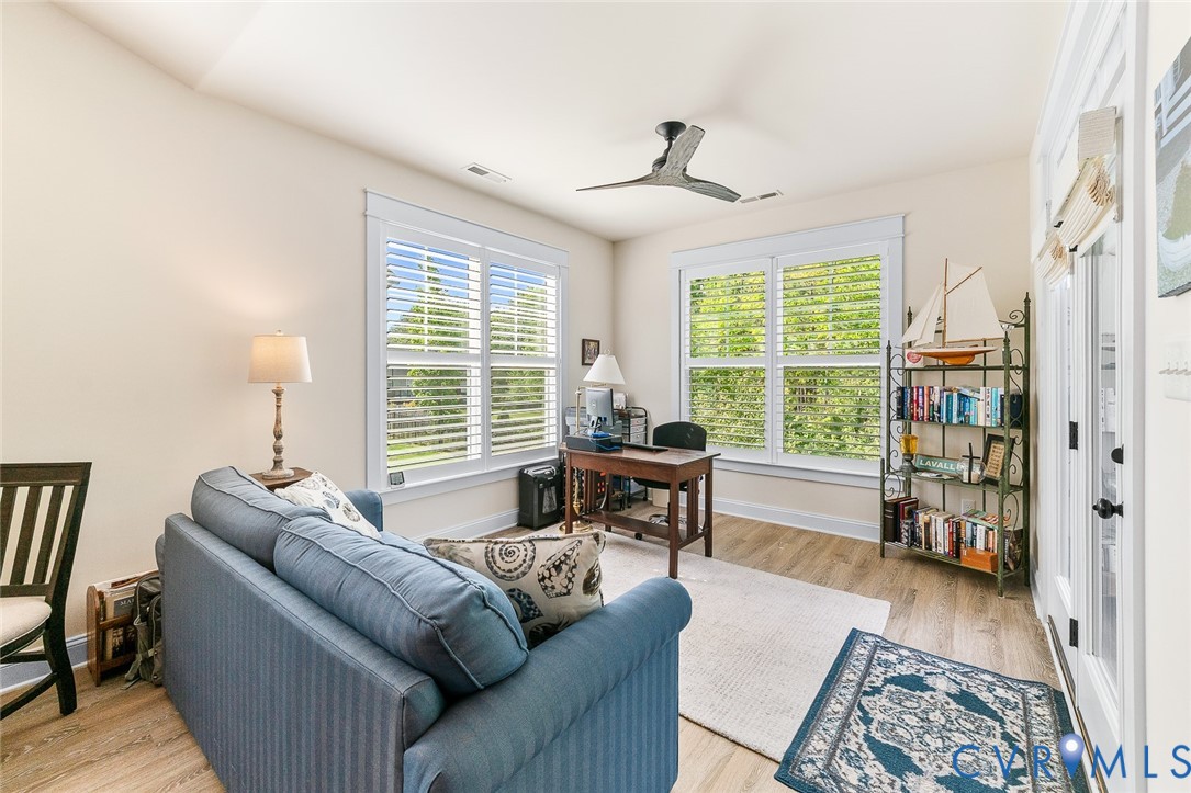 16819 Laurel Park Dr