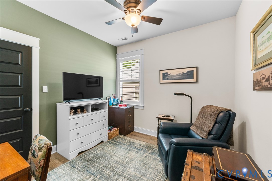 16819 Laurel Park Dr