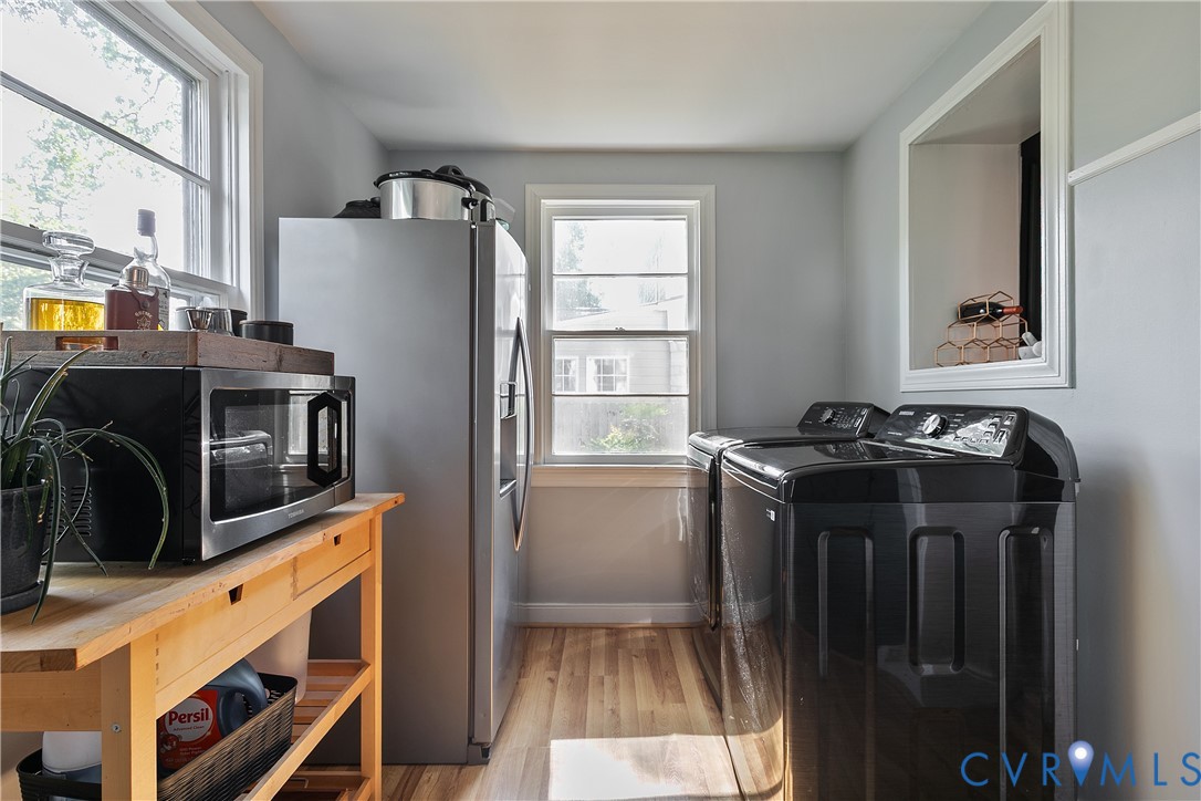 2707 Kenwood Ave