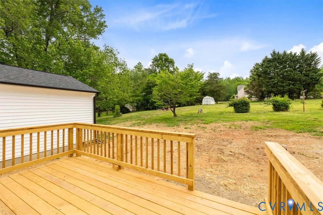 2244 Lakeview Dr