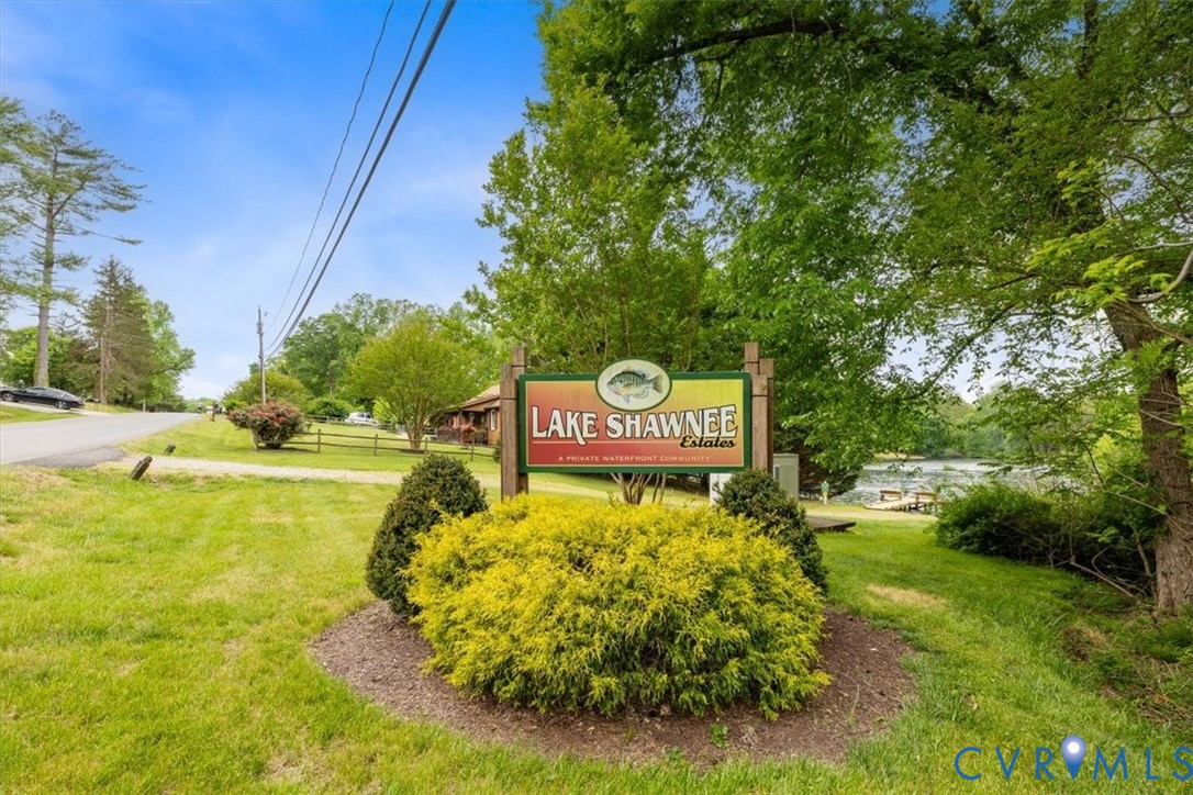 2244 Lakeview Dr