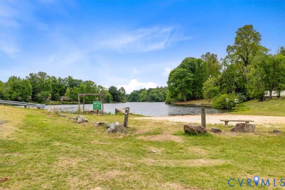 2244 Lakeview Dr