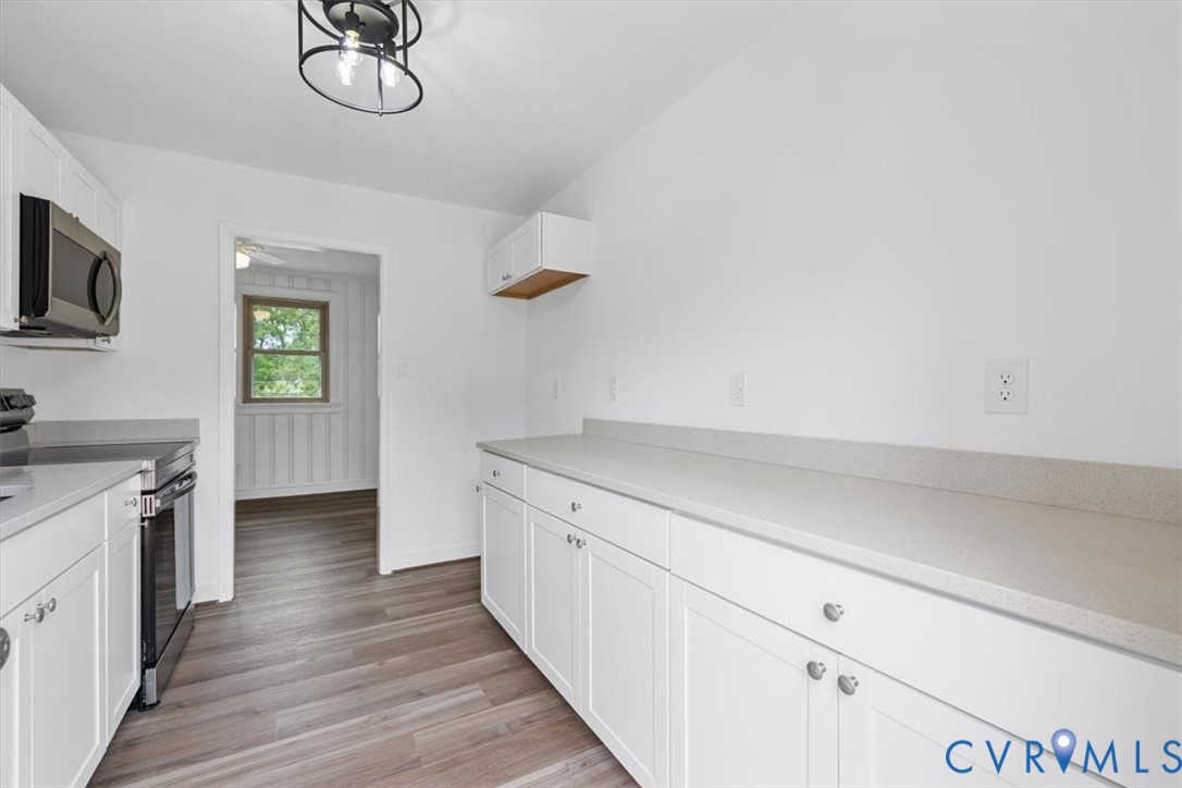 2244 Lakeview Dr