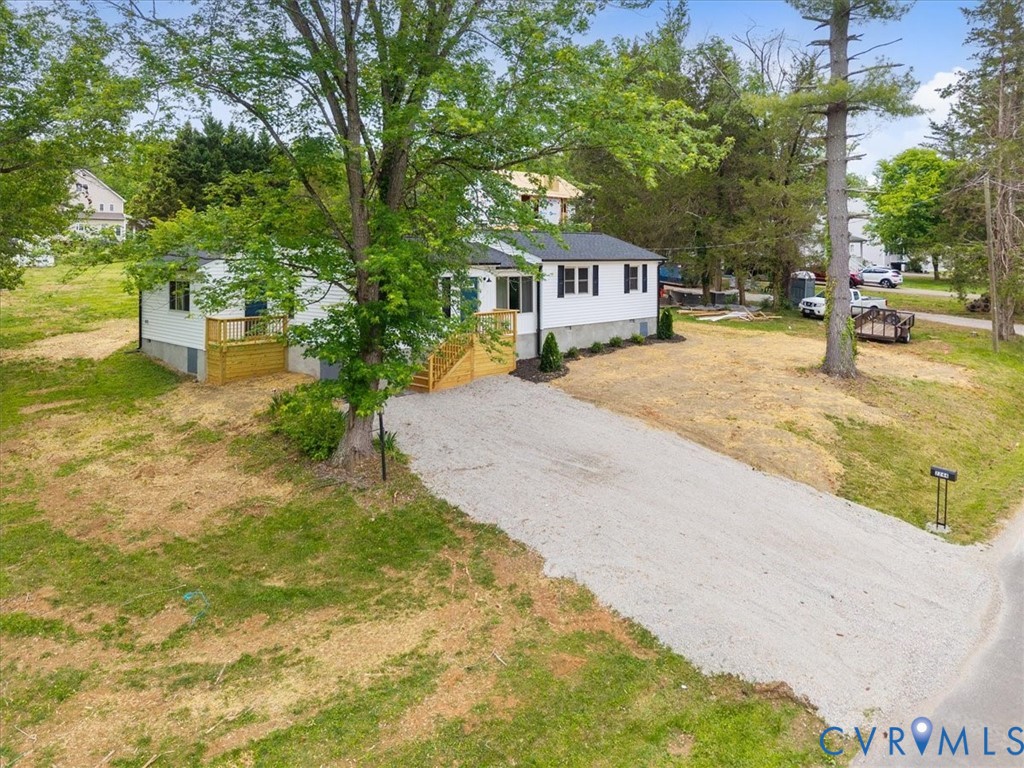 2244 Lakeview Dr