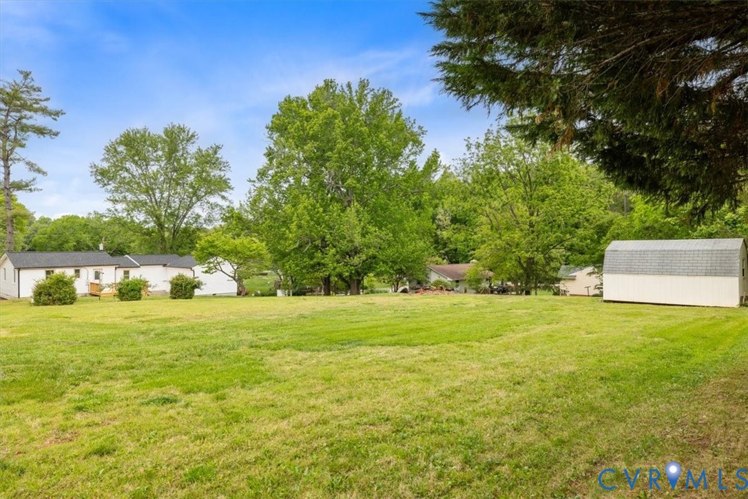 2244 Lakeview Dr
