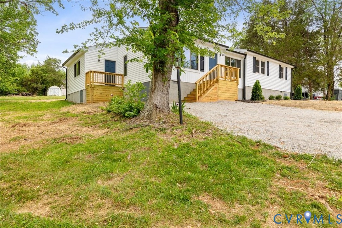 2244 Lakeview Dr