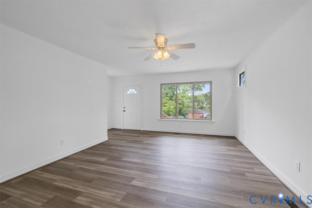 2244 Lakeview Dr