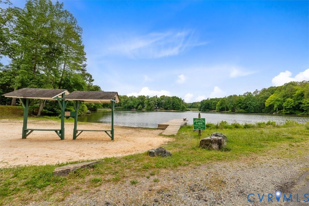 2244 Lakeview Dr