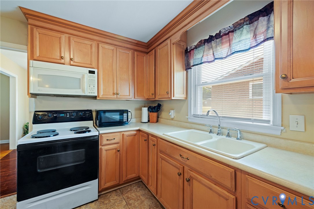 1248 E Valor Dr