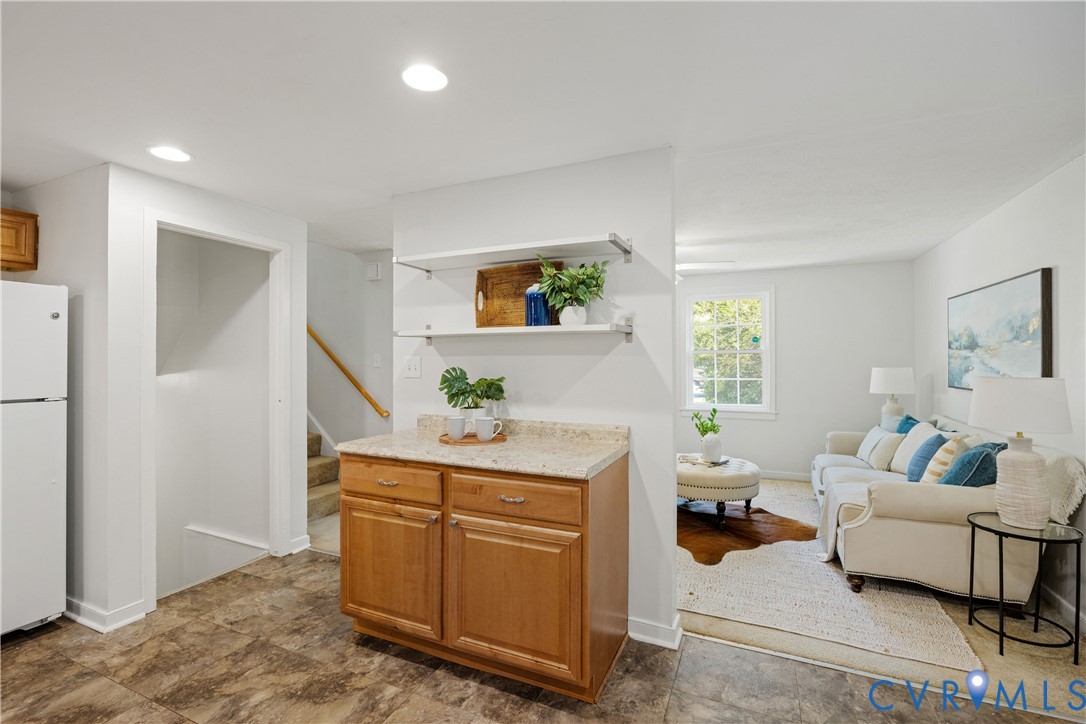 3404 Hollow Wood Ct