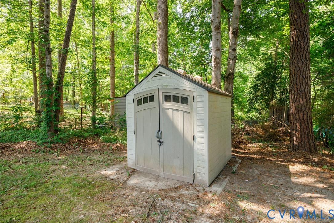 3404 Hollow Wood Ct