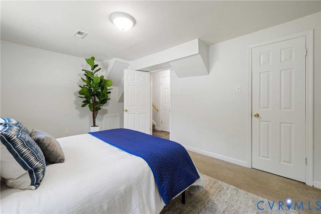 3404 Hollow Wood Ct