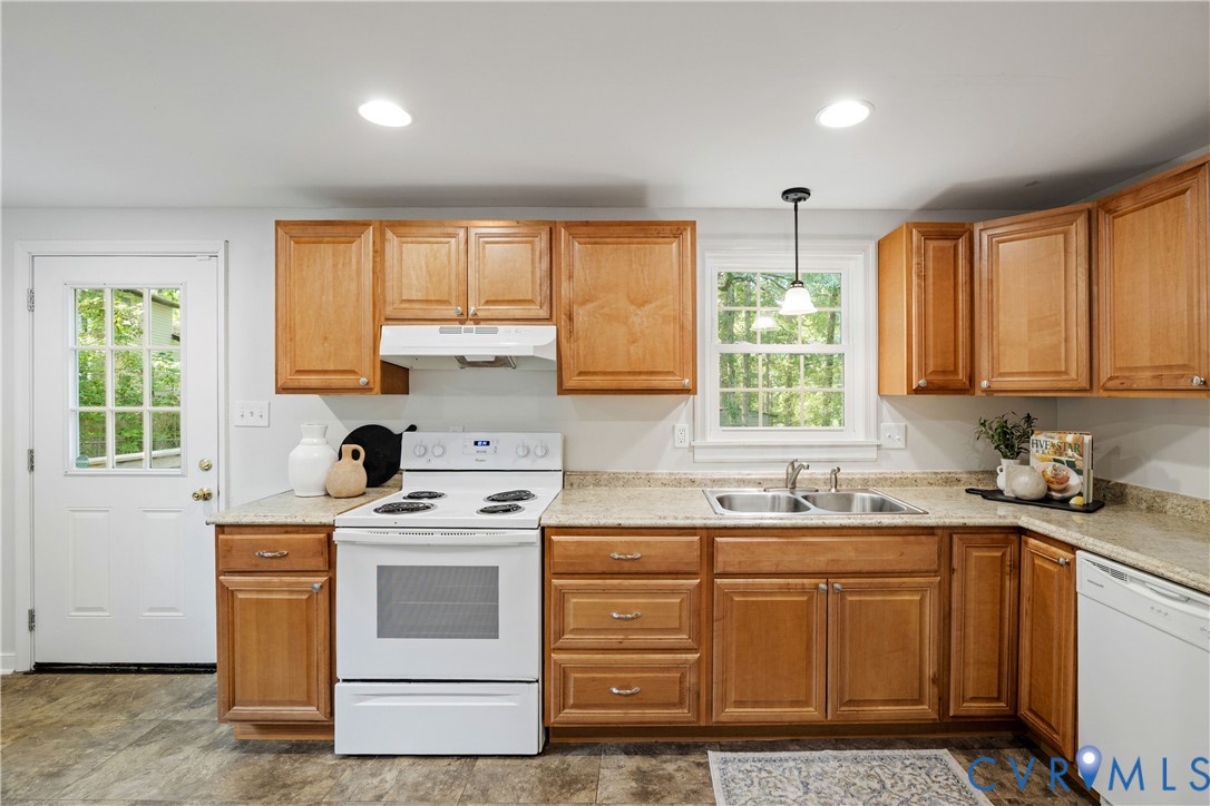 3404 Hollow Wood Ct