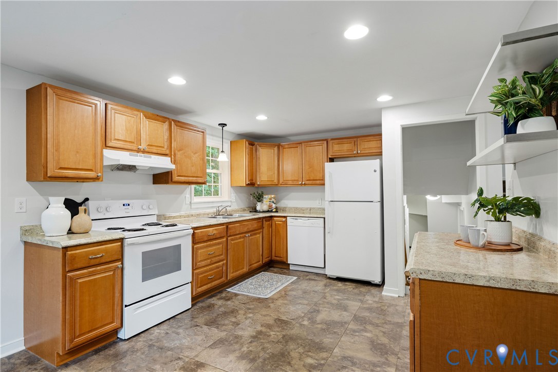 3404 Hollow Wood Ct