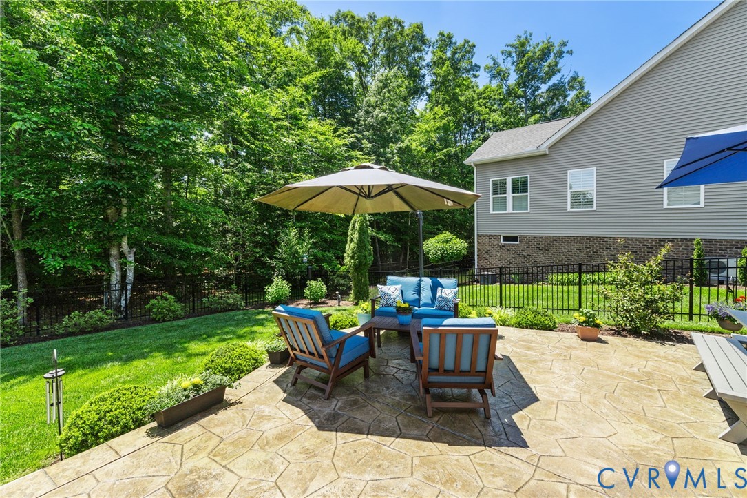 17513 Great Falls Cir