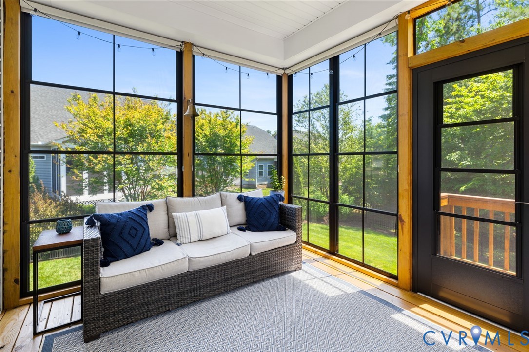 17513 Great Falls Cir