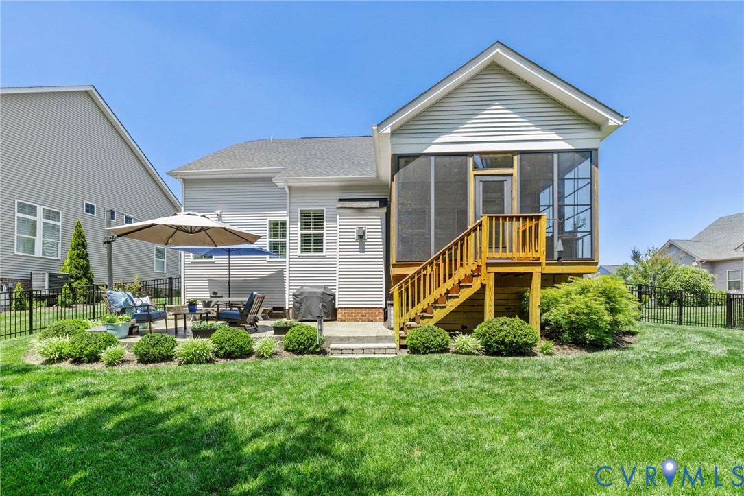 17513 Great Falls Cir