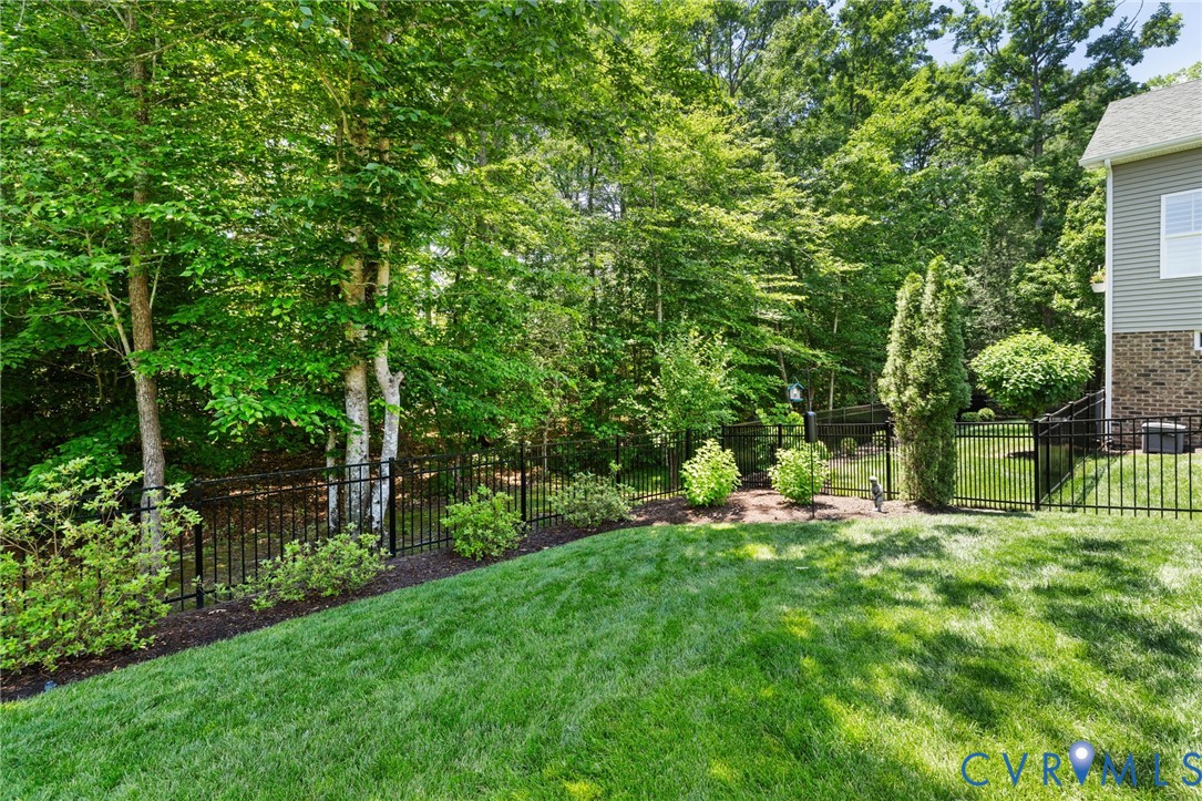 17513 Great Falls Cir