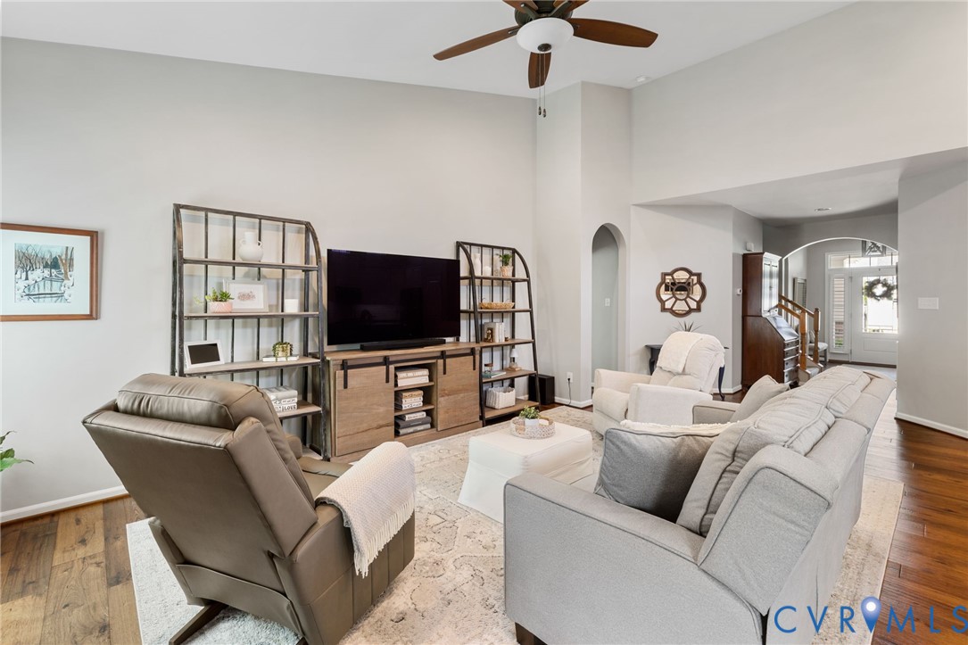 17513 Great Falls Cir