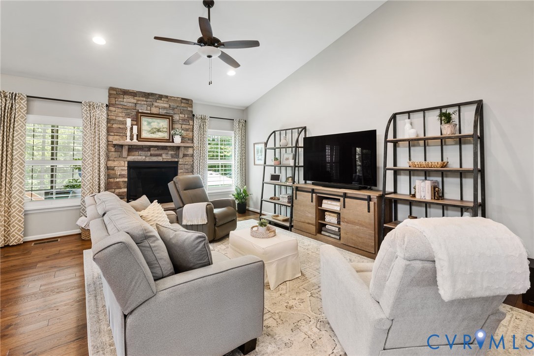 17513 Great Falls Cir