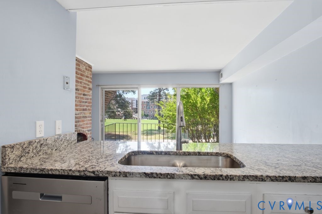 5900 Patterson Ave Unit#17