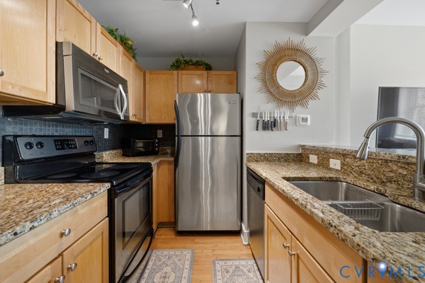 110 W Marshall St Unit#23