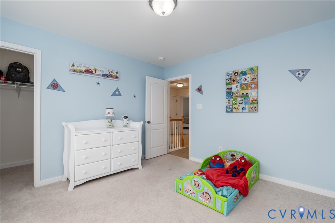 6807 Swanhaven Dr