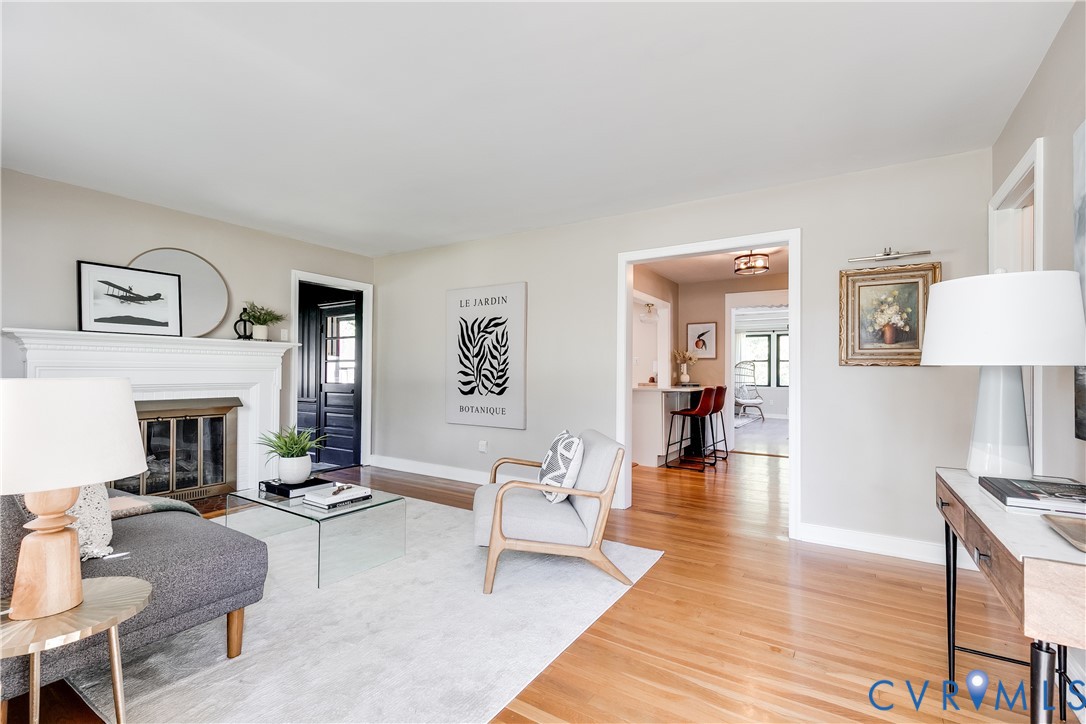 1900 Lansing Ave