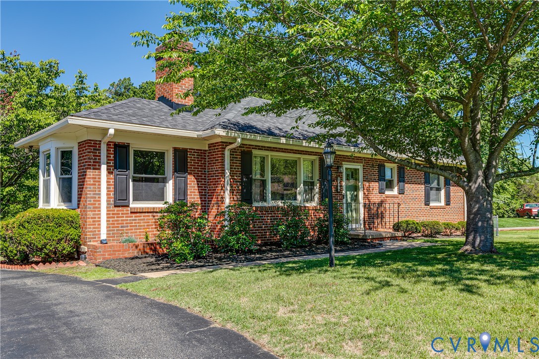 1900 Lansing Ave