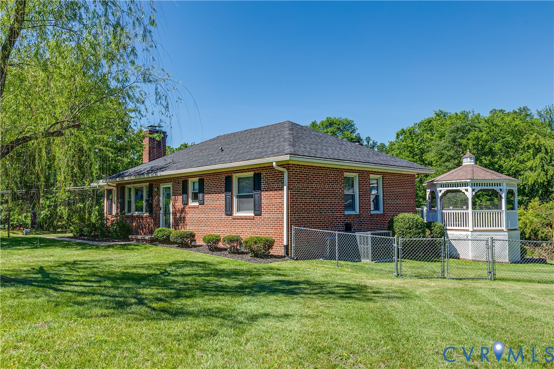 1900 Lansing Ave