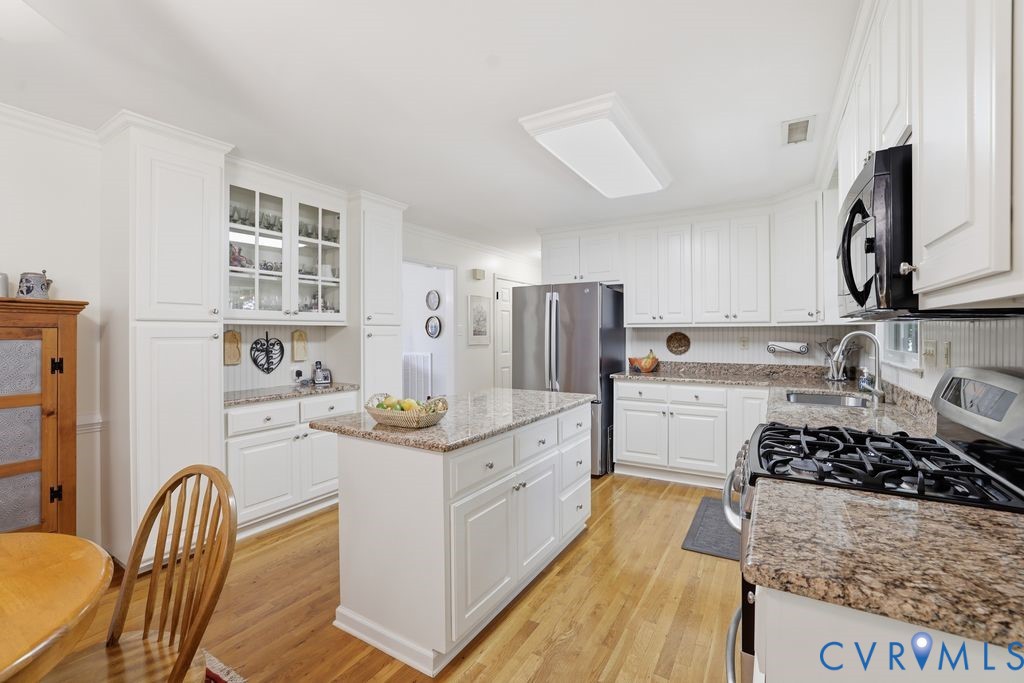 2418 Mountainbrook Dr