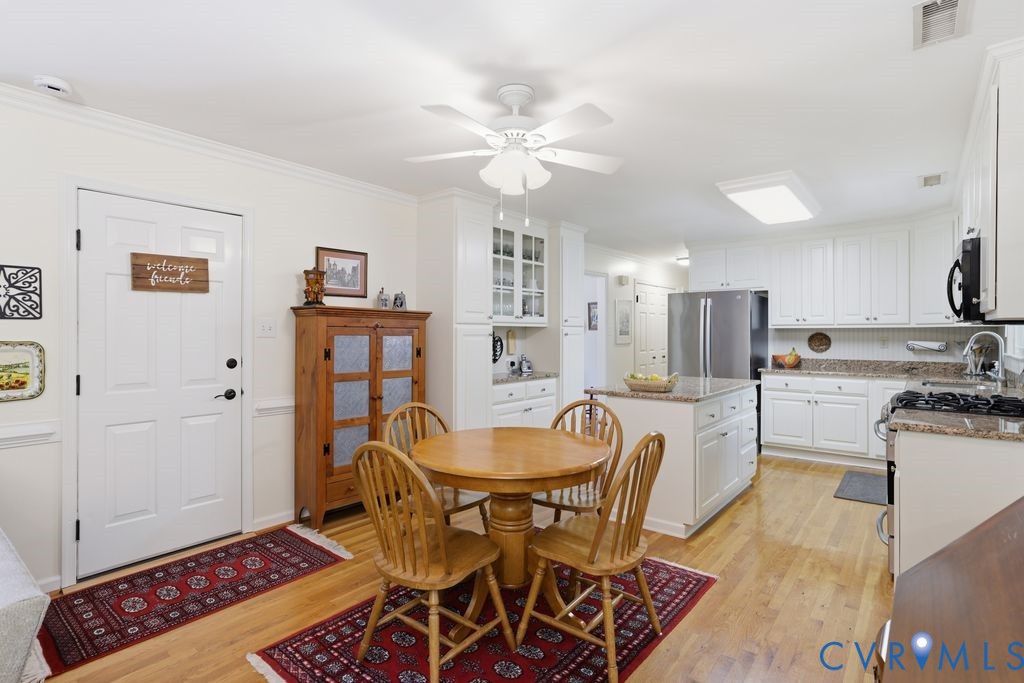 2418 Mountainbrook Dr