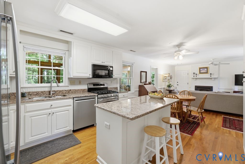 2418 Mountainbrook Dr
