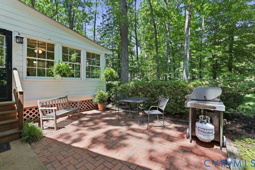 2418 Mountainbrook Dr