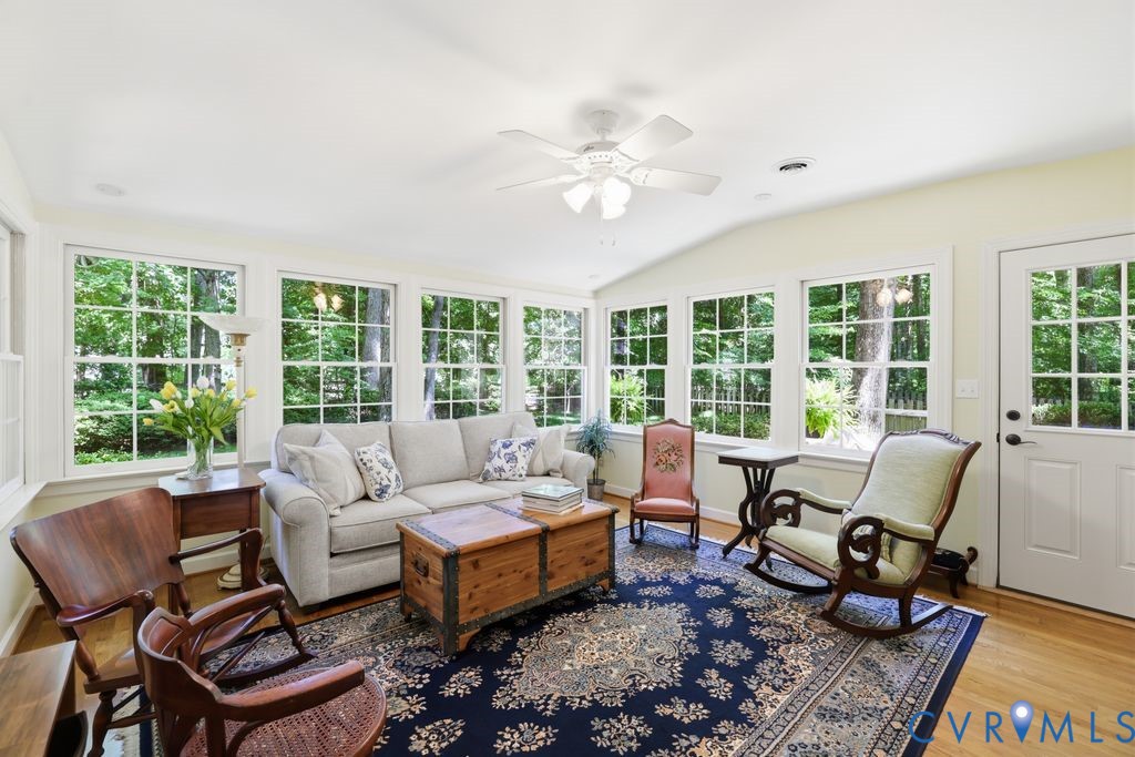2418 Mountainbrook Dr