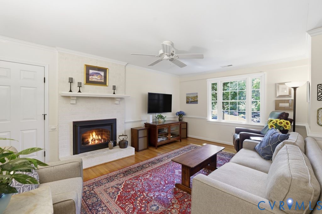 2418 Mountainbrook Dr