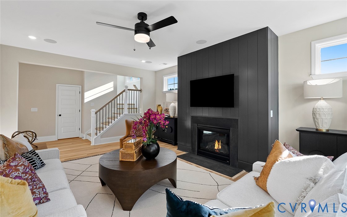 6807 Cove Creek Ter