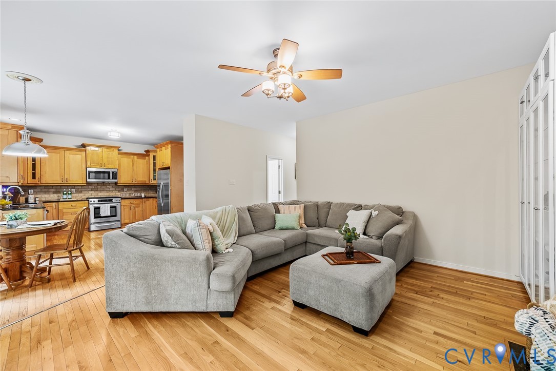 5407 Meadow Chase Rd