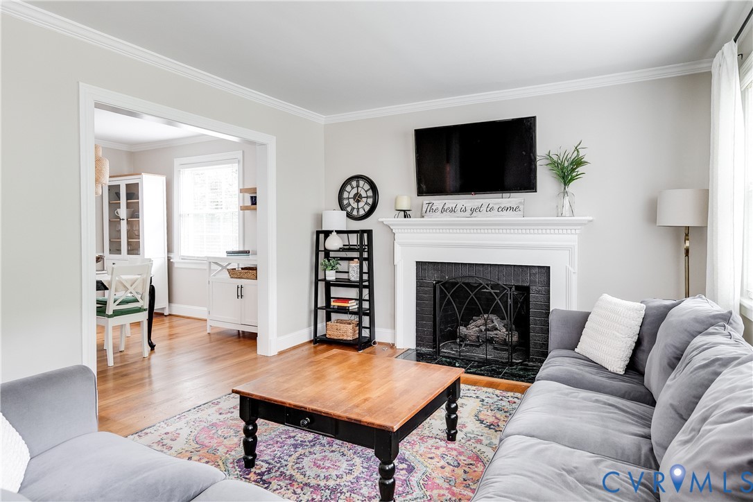8907 Michaux Ln