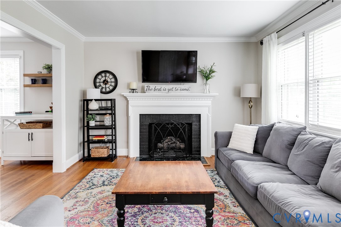 8907 Michaux Ln